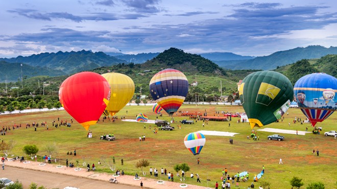 Ngắm cao nguyên Mộc Châu từ Khinh khí cầu Vietjet - ảnh 3