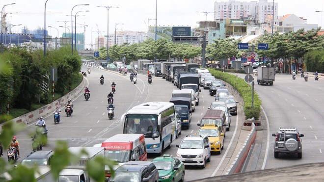 Ô tô tông liên hoàn trong hầm Thủ Thiêm - ảnh 2