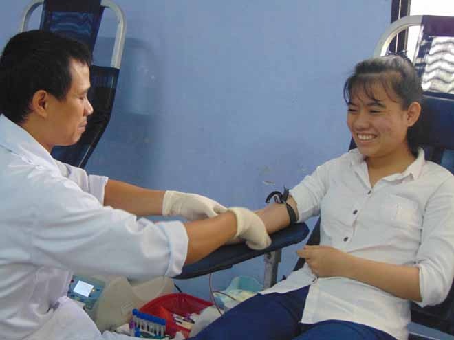 Hàng ngàn bạn trẻ Huế hiến máu tình nguyện - ảnh 3