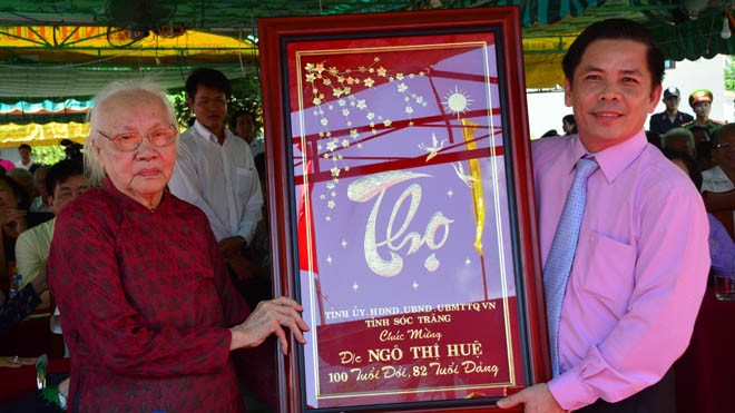 Mừng đại thọ phu nhân cố Tổng bí thư Nguyễn Văn Linh - ảnh 3