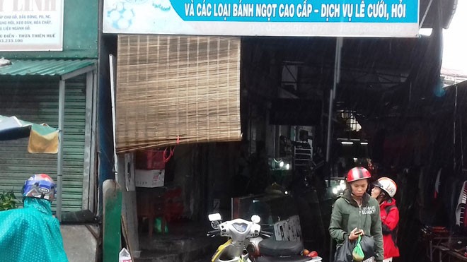 Gần 90 ca ngộ độc phải nhập viện nghi do ăn bánh mì - ảnh 1