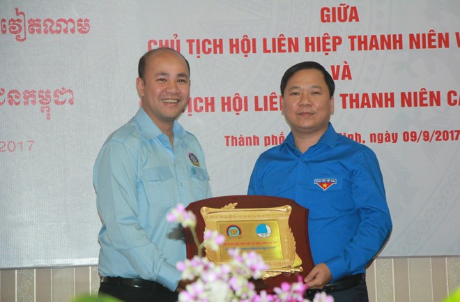 Hội đàm cấp cao Hội Liên hiệp Thanh niên Việt Nam - Campuchia 2017 - ảnh 3