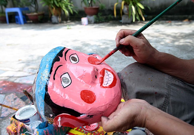 Làng làm đồ chơi trung thu ở Hưng Yên tất bật vào mùa - ảnh 2