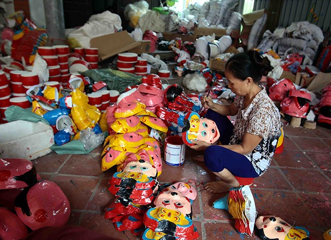 Làng làm đồ chơi trung thu ở Hưng Yên tất bật vào mùa - ảnh 8