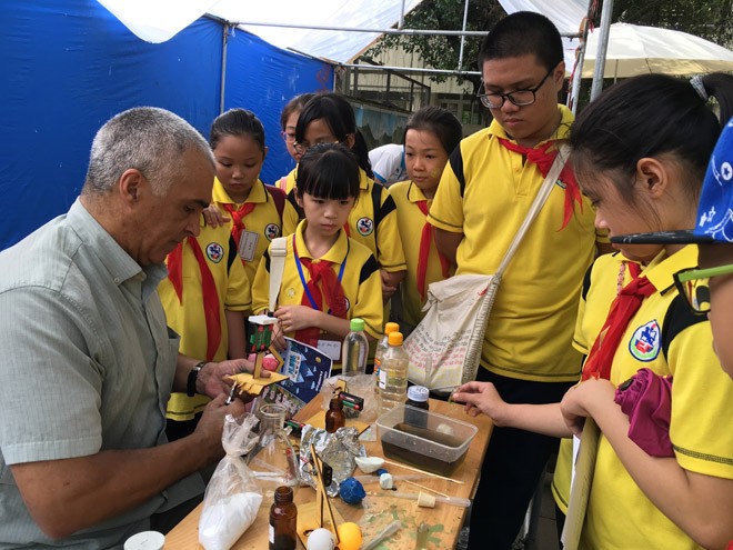 Ngày hội STEM và đọc sách của học sinh Hà Nội - ảnh 7