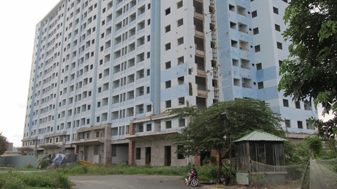 Hàng loạt dự án 'khủng' ở TPHCM bị siết nợ - ảnh 1