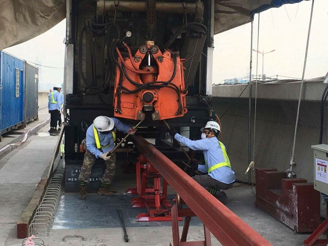TPHCM lắp đường ray cho tuyến metro số 1 - ảnh 2