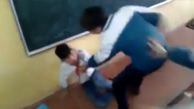 Những vụ học sinh đánh nhau kinh hoàng như phim hành động - ảnh 3