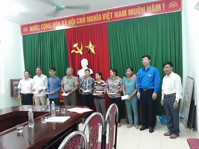 Ấm lòng nơi lũ qua - ảnh 5