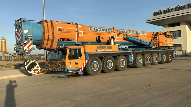 Giải cứu thành công 2 cần cầu khủng gãy do bão - ảnh 4