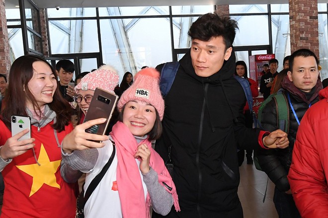 U23 Việt Nam thượng cờ trên đỉnh Fansipan - ảnh 10