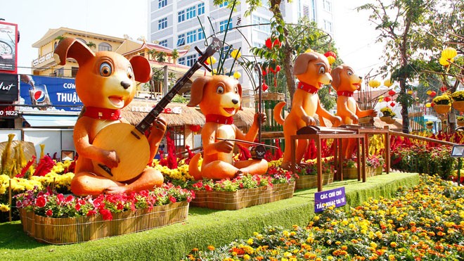 Độc đáo những chú chó 'biểu diễn' đờn ca tài tử tại Cần Thơ - ảnh 2