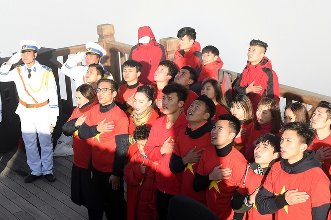 U23 Việt Nam thượng cờ trên đỉnh Fansipan - ảnh 5