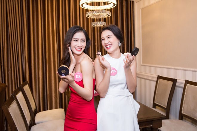 Bật mí “bí kíp” trang điểm của các thí sinh HHVN 2018 - ảnh 2