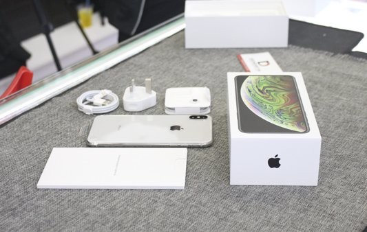 Mở hộp chiếc iPhone XS Max đầu tiên về Việt Nam giá 68 triệu đồng - ảnh 9