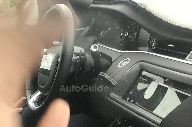 Lộ ảnh mới nhất về nội thất sang trọng của Range Rover Evoque 2020 - ảnh 4