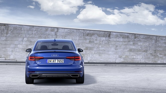 Đối thủ Mercedes-Benz C-Class - Audi A4 mới chính thức lộ diện - ảnh 1