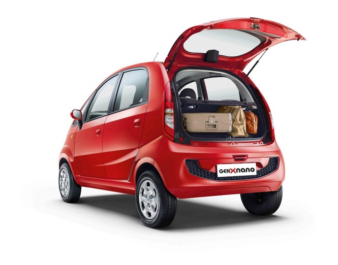 Hãng xe Ấn Độ ngừng sản xuất mẫu ôtô rẻ nhất thế giới - Tata Nano - ảnh 1