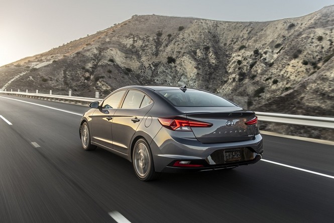 Hyundai Elantra 2019 sắp ra mắt với thiết kế cứng cáp hơn - ảnh 1