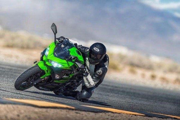 Kawasaki sẽ ra mắt 'naked bike' Z400 vào năm sau? - ảnh 1