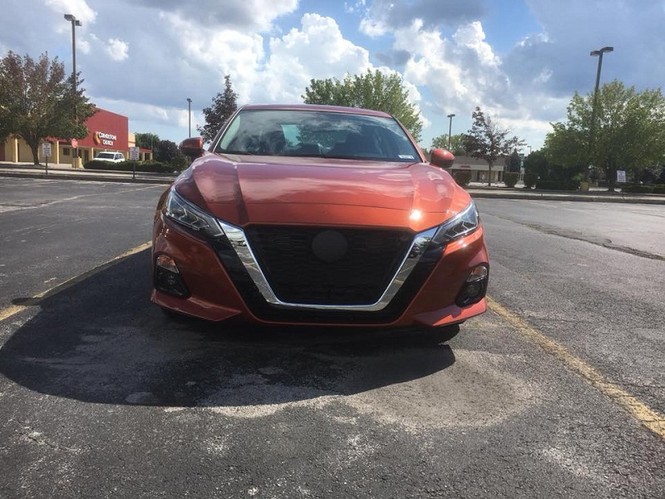 Nissan Teana 2019 thế hệ mới rò rỉ những hình ảnh thực tế tại đại lý - ảnh 1