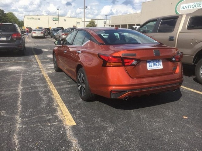Nissan Teana 2019 thế hệ mới rò rỉ những hình ảnh thực tế tại đại lý - ảnh 2