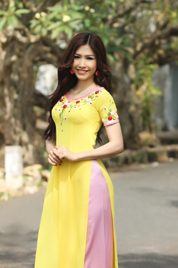 Hoa hậu Phan Thu Quyên khoe đường cong đẹp - ảnh 8