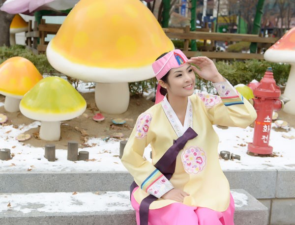 Ngọc Hân mặc Hanbok lộng lẫy ở Hàn Quốc - ảnh 8