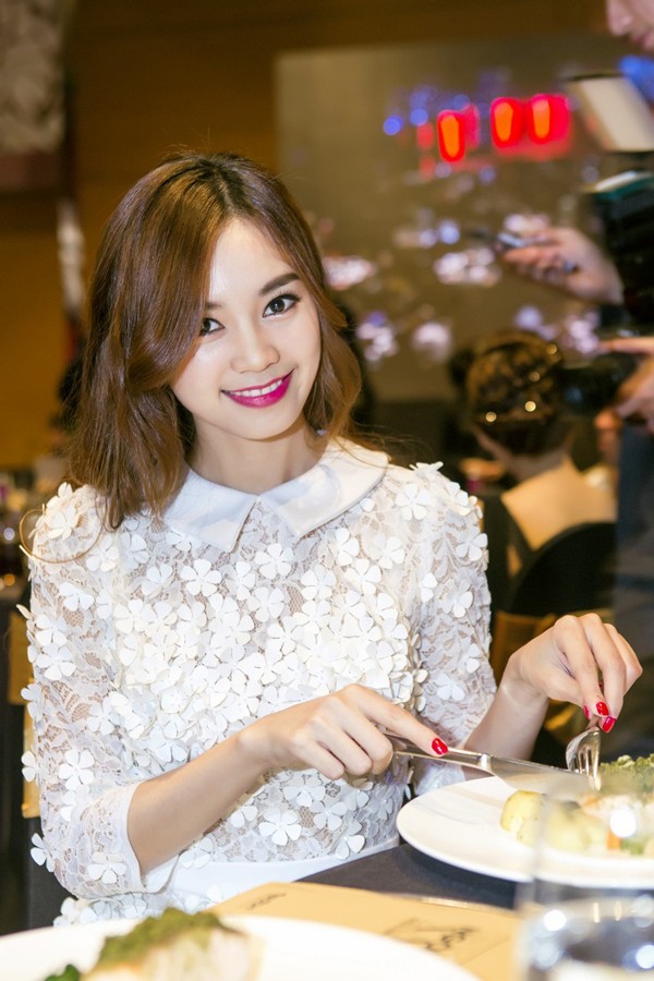 Nương của 'Cánh đồng bất tận' lột xác xinh đẹp - ảnh 3