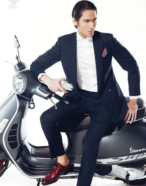 Top 4 Next Top Model cực sành điệu bên Vespa - ảnh 1