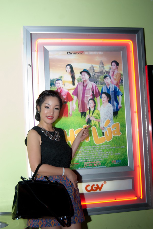 'Bà già' Thúy Nga 'cưa sừng làm nghé' ở rạp phim - ảnh 1