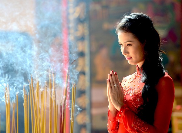 Phan Thị Mơ đẹp 'ngẩn ngơ' với áo dài ba miền - ảnh 10