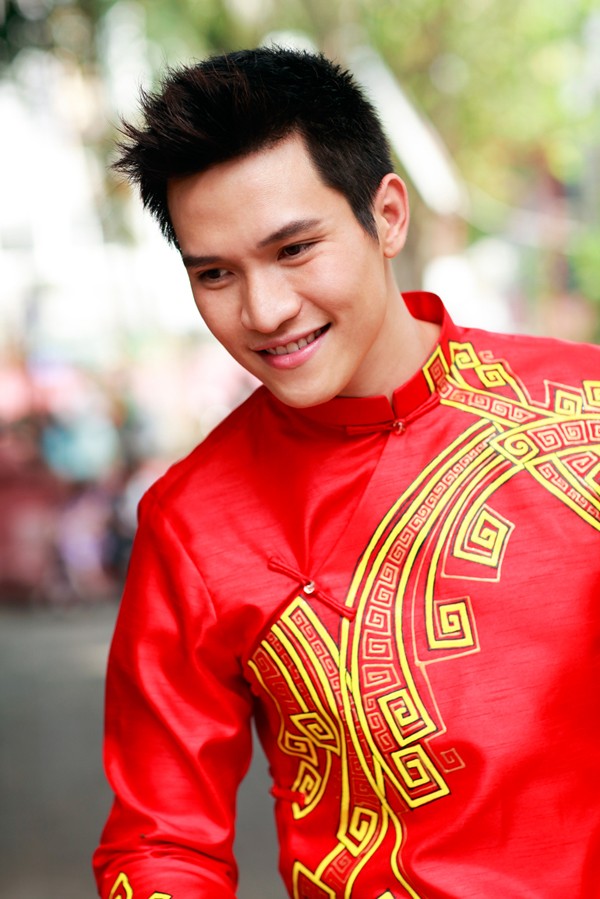 Lâm Chi Khanh đẹp dịu dàng với áo dài - ảnh 8