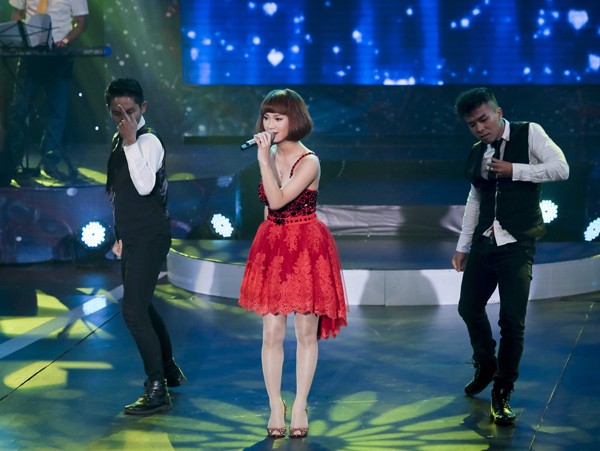Trà My Idol xinh như búp bê với váy đỏ - ảnh 5