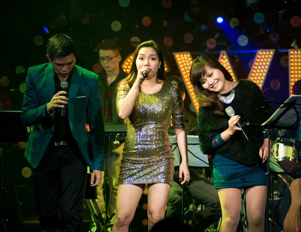 Ngọc Anh hát cực 'sung' trong minishow - ảnh 6