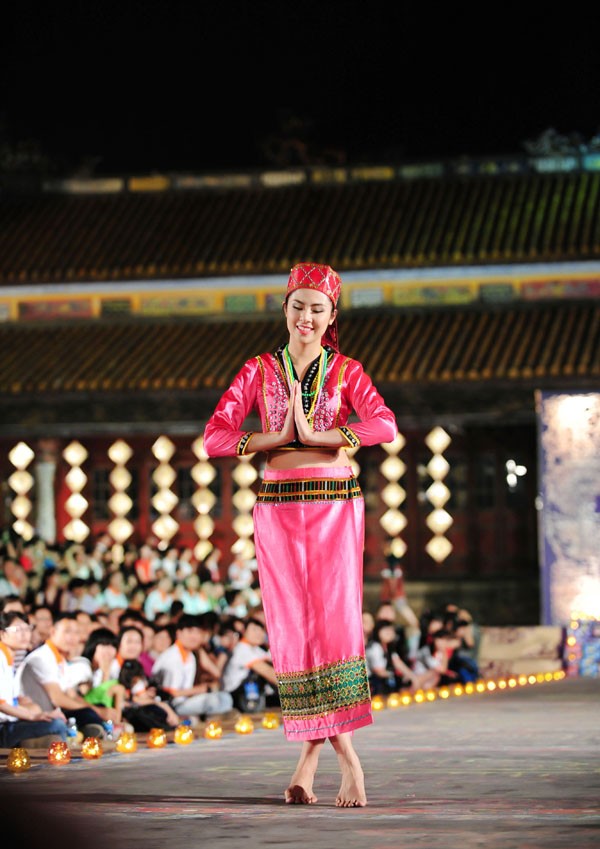 Ngọc Hân nổi bật trong 'Đêm phương Đông' huyền bí - ảnh 7