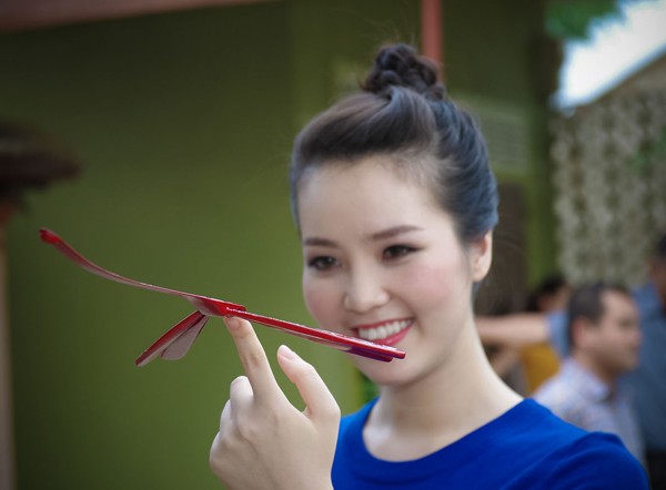 Á hậu Thụy Vân giản dị, thân thiện thăm người khuyết tật - ảnh 6