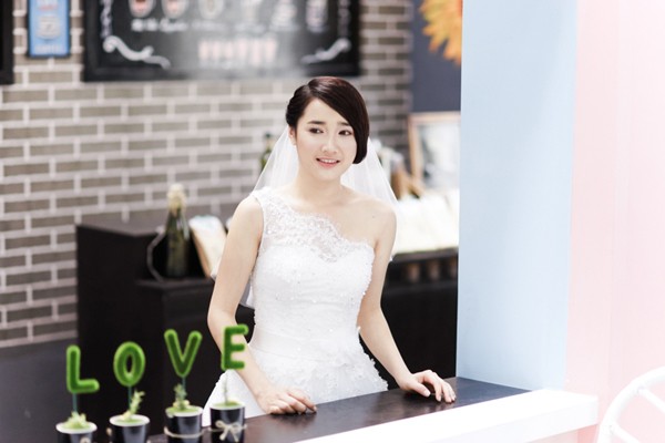 Nhã Phương mặc váy cưới đẹp như thiên thần - ảnh 1
