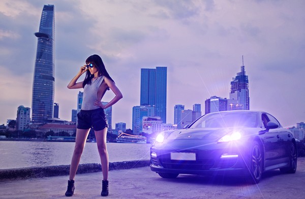 Trang Lạ hờ hững vòng một gợi cảm bên siêu xe - ảnh 10