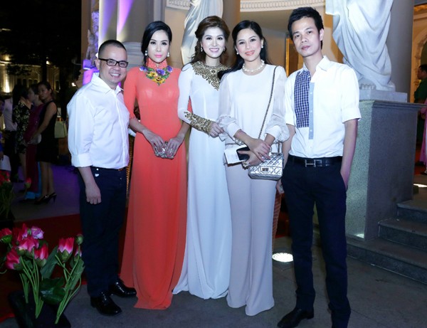 Oanh Yến, Victoria Phương Nguyễn e ấp áo dài - ảnh 7