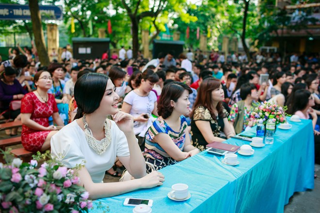 Ngọc Hân về thăm trường cũ - ảnh 2