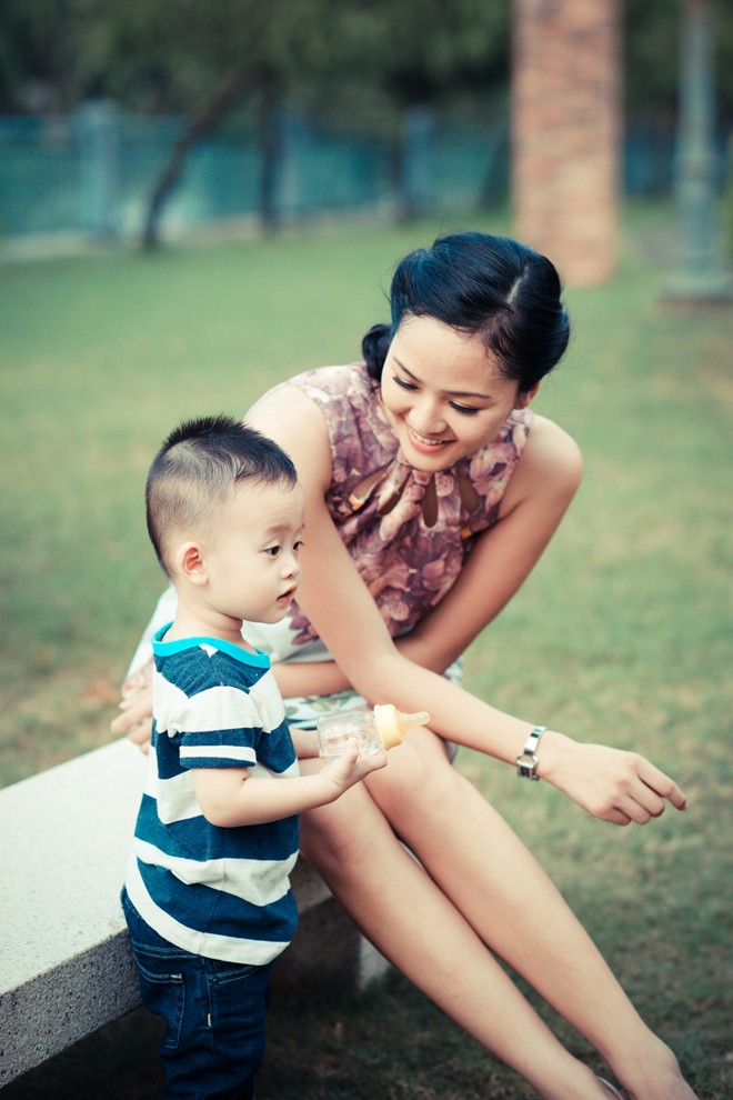 Phan Thị Lý khoe quý tử dễ thương như hotboy - ảnh 1