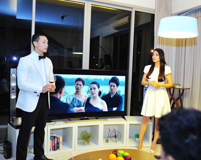 Trương Ngọc Ánh xinh đẹp bên tài tử gốc Việt điển trai - ảnh 11