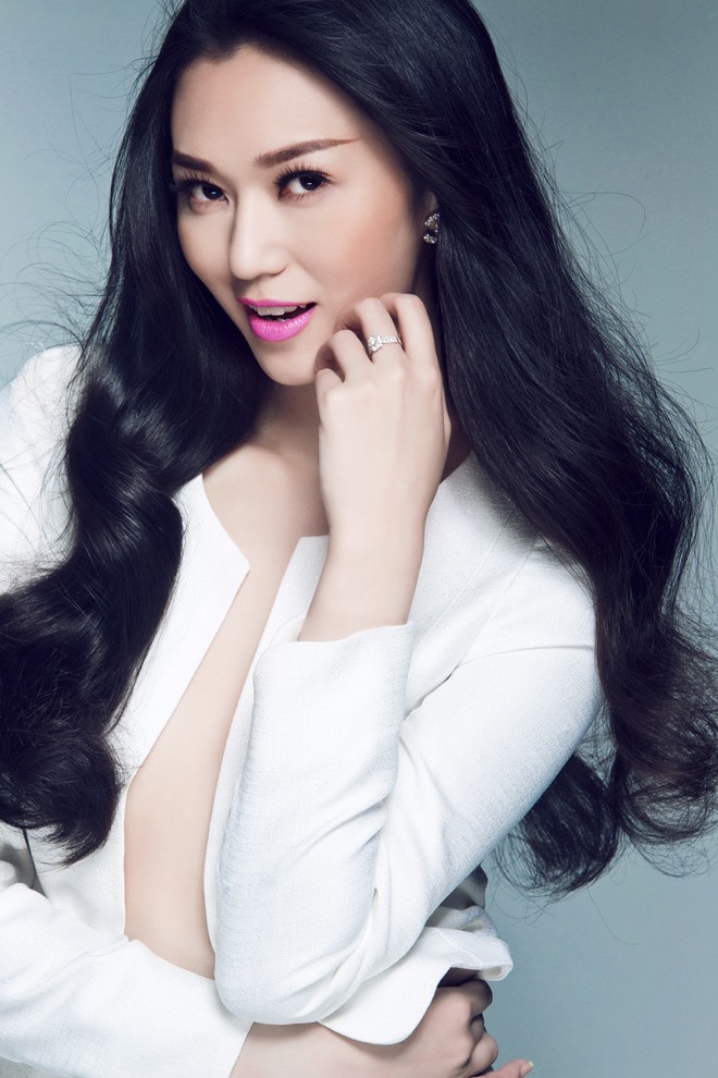 Khánh My hững hờ vòng một sexy khoe eo 'con ong' - ảnh 5