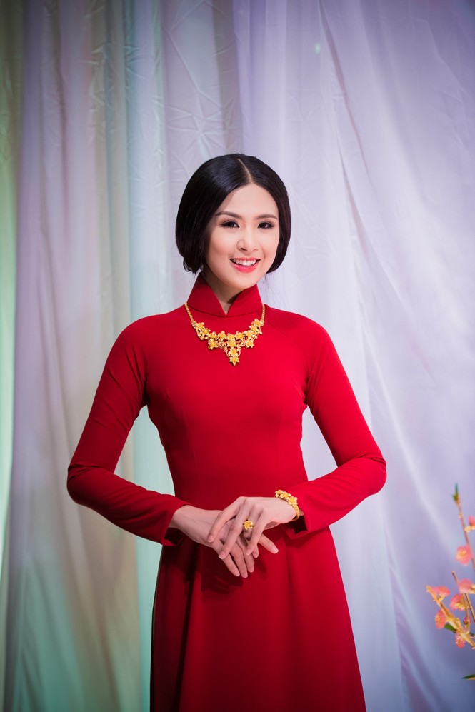 Ngẩn ngơ với lưng ong gợi cảm của Vũ Ngọc Anh - ảnh 13