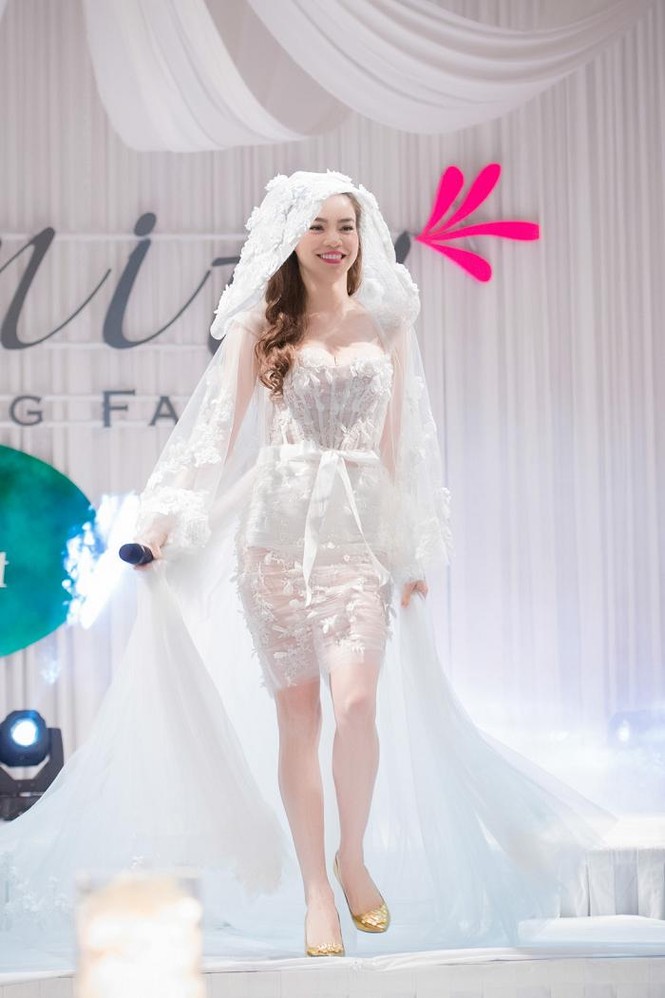 Hà Hồ, Lệ Quyên mặc váy cưới trình diễn trên sân khấu - ảnh 10
