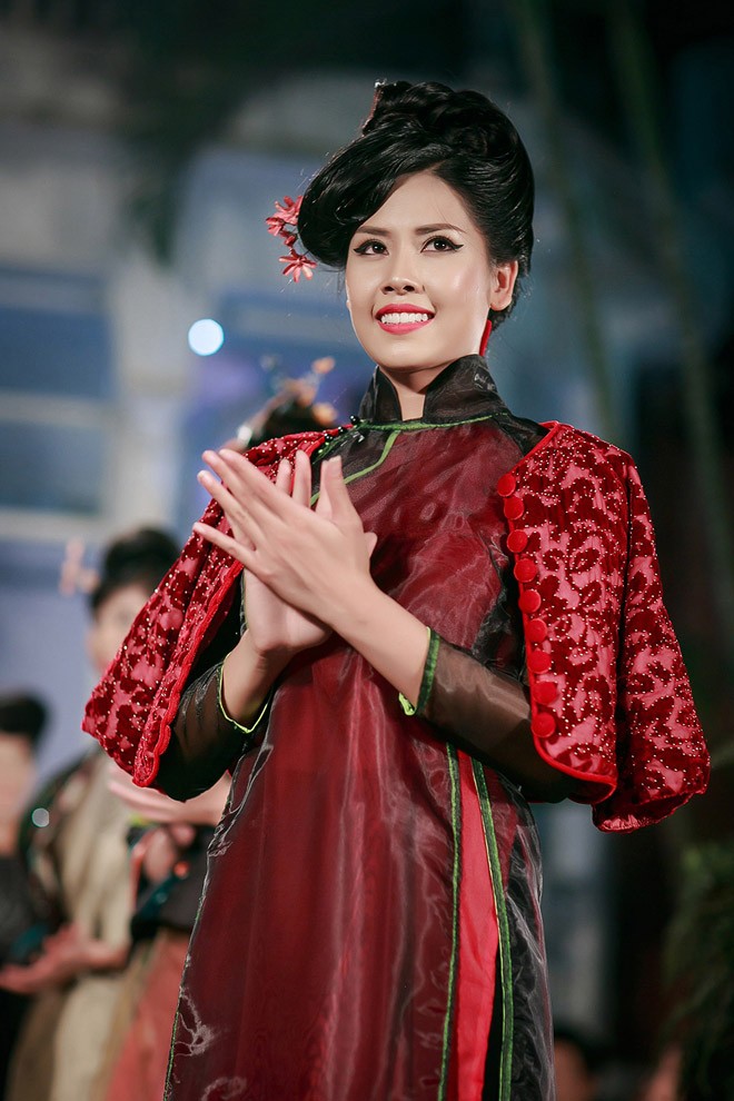 Nguyễn Thị Loan kiêu sa làm 'vedette' thời trang phong cách Ý - ảnh 1