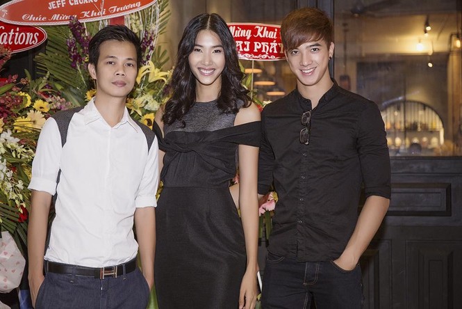 Dàn sao tới mừng Mai Phương Thúy mở nhà hàng - ảnh 2