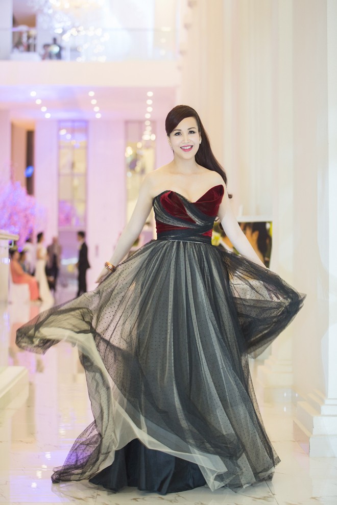Hoa hậu Diệu Hoa đẹp mặn mà ở tuổi 45 - ảnh 8