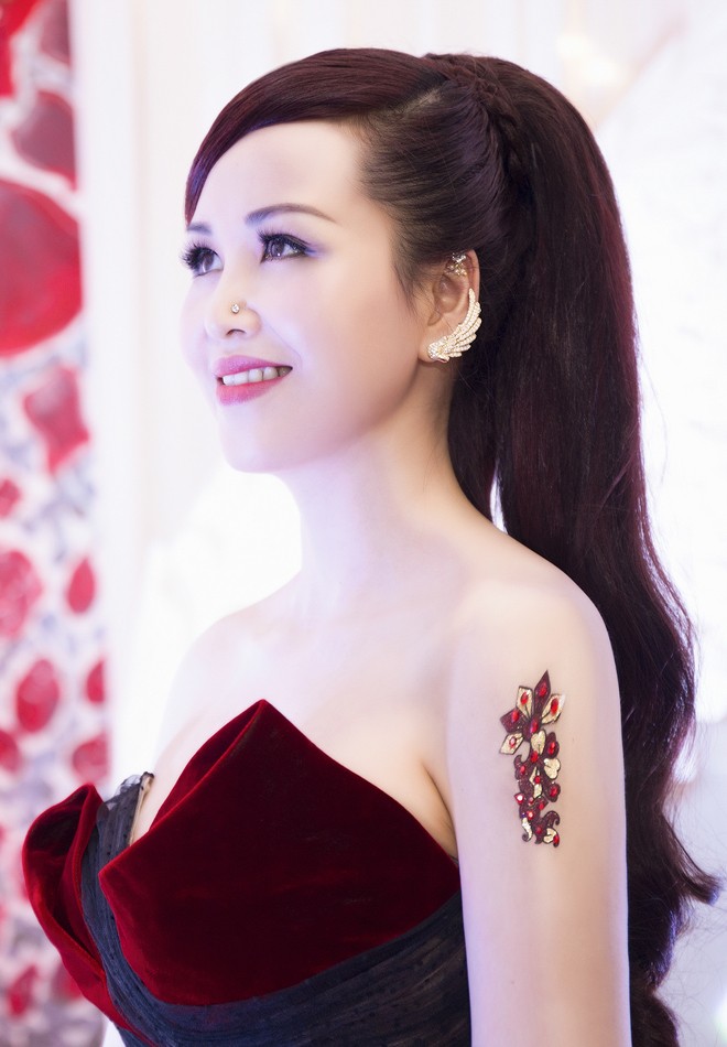 Hoa hậu Diệu Hoa đẹp mặn mà ở tuổi 45 - ảnh 6